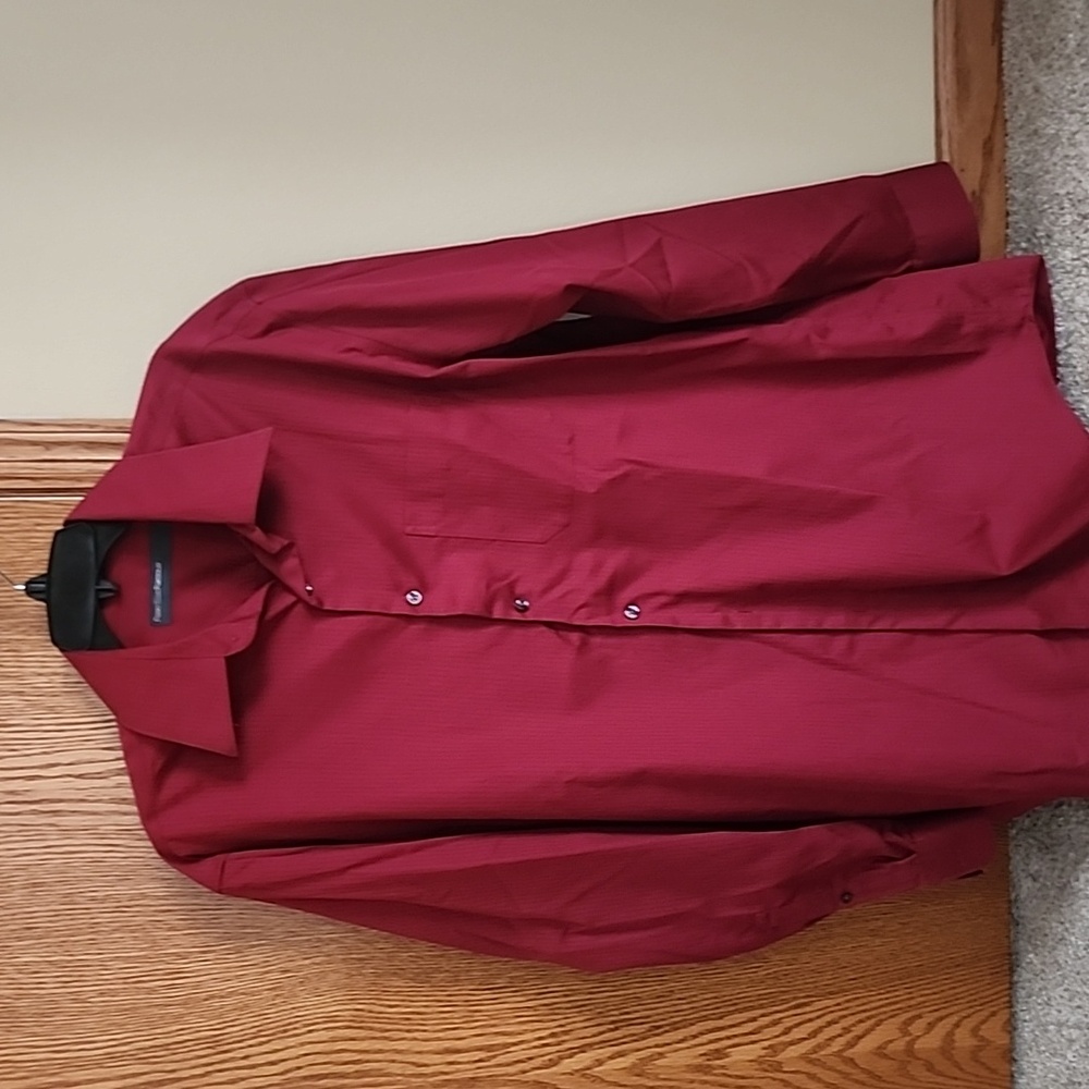 Mens Perry Ellis collared dress shirt